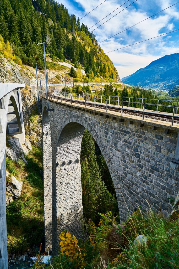 Eisenbahnbrücke über das Russeinertobel bei Disentis