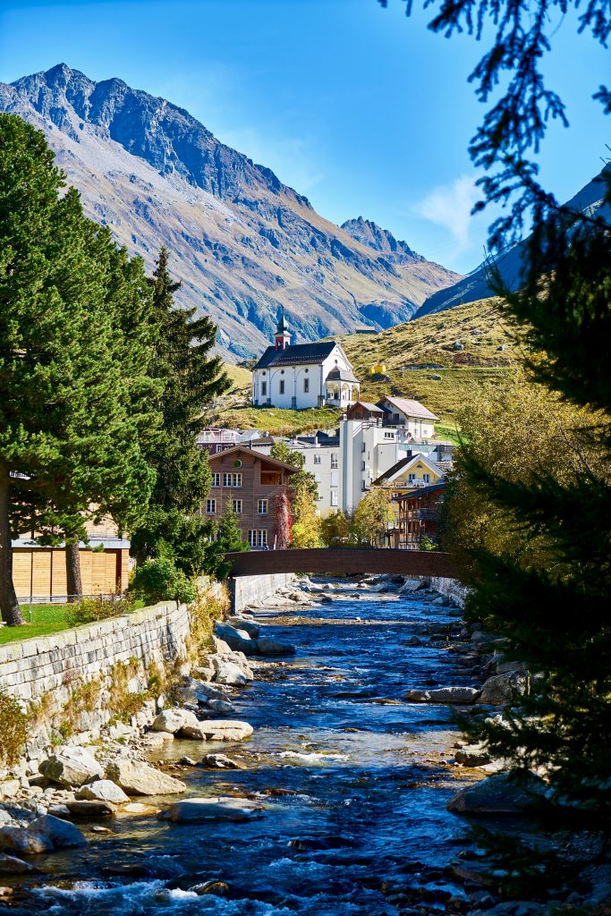 Andermatt mit Unteralpreuss und Mariahilf-Kapelle